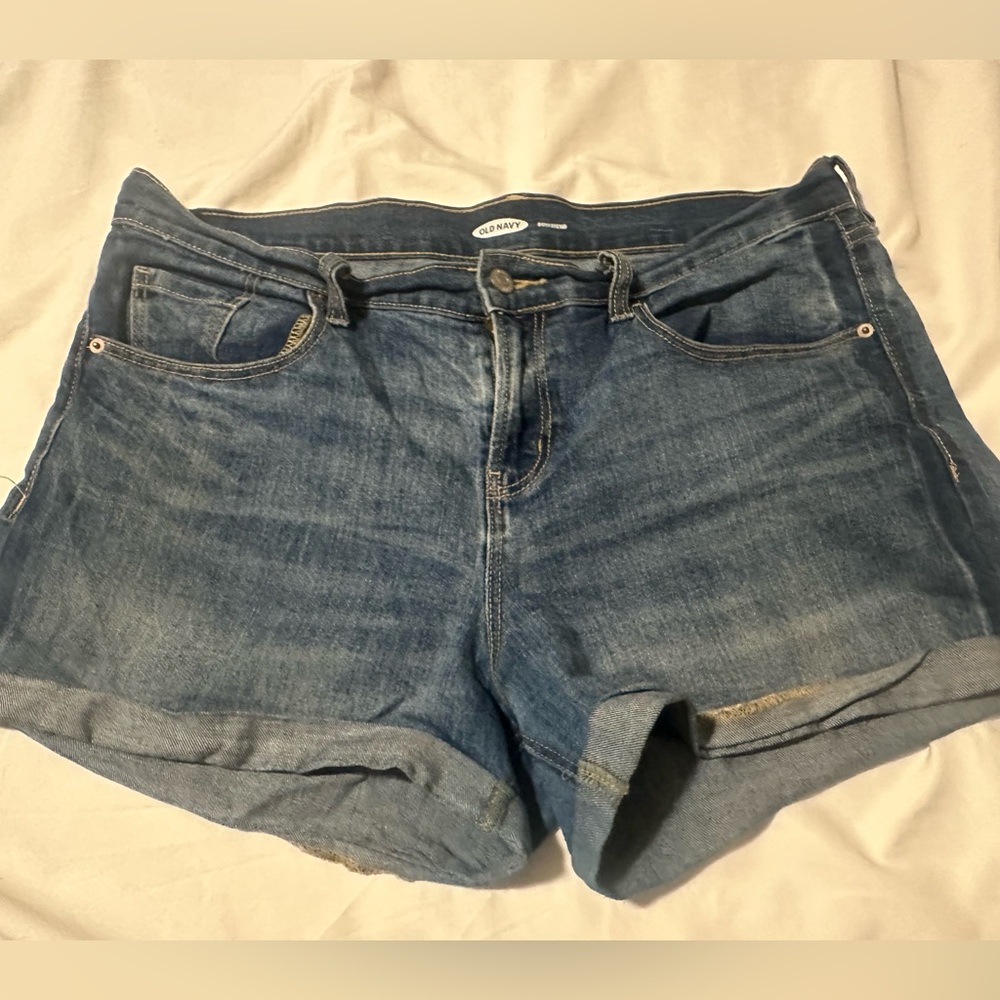 Old Navy Boyfriend Jean shorts - size 12
